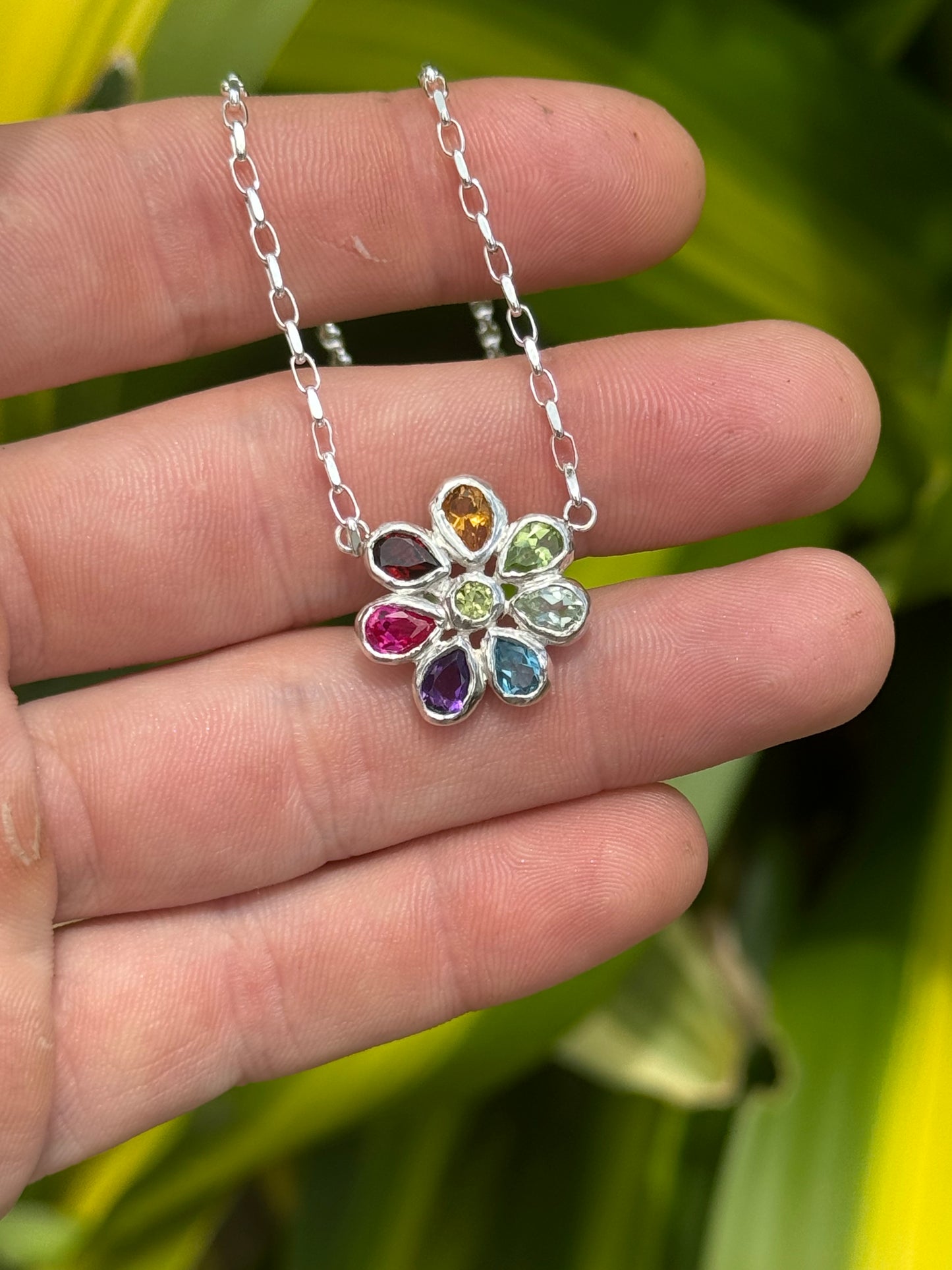 The Daisy Necklace